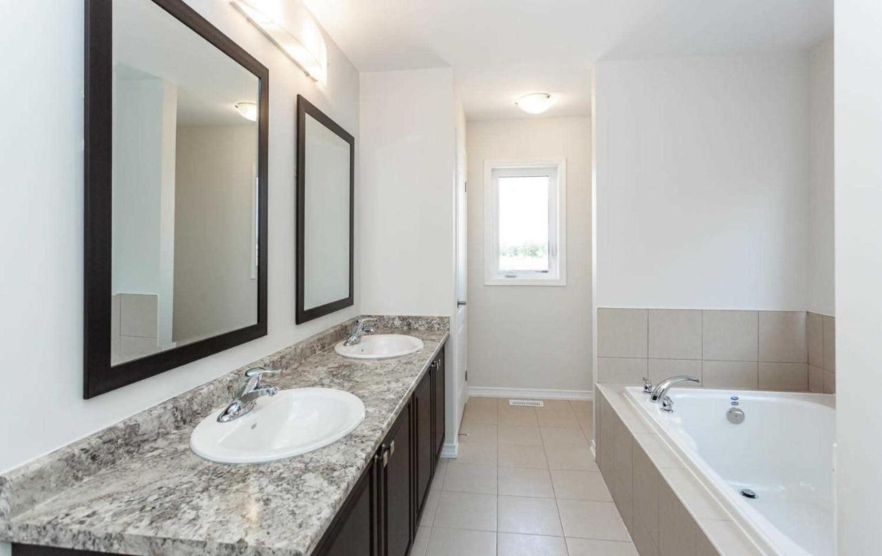 The Warm Welcome Suite Thorold ภายนอก รูปภาพ
